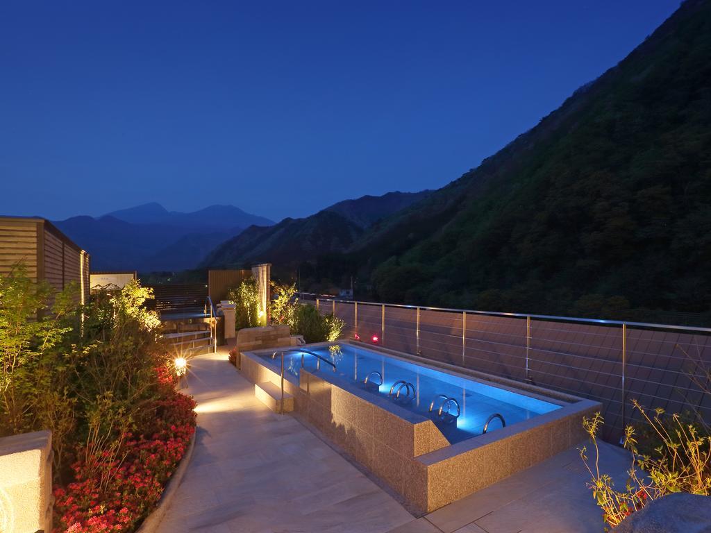 Hotel Asaya Nikko Exteriér fotografie A rooftop onsen in Japan