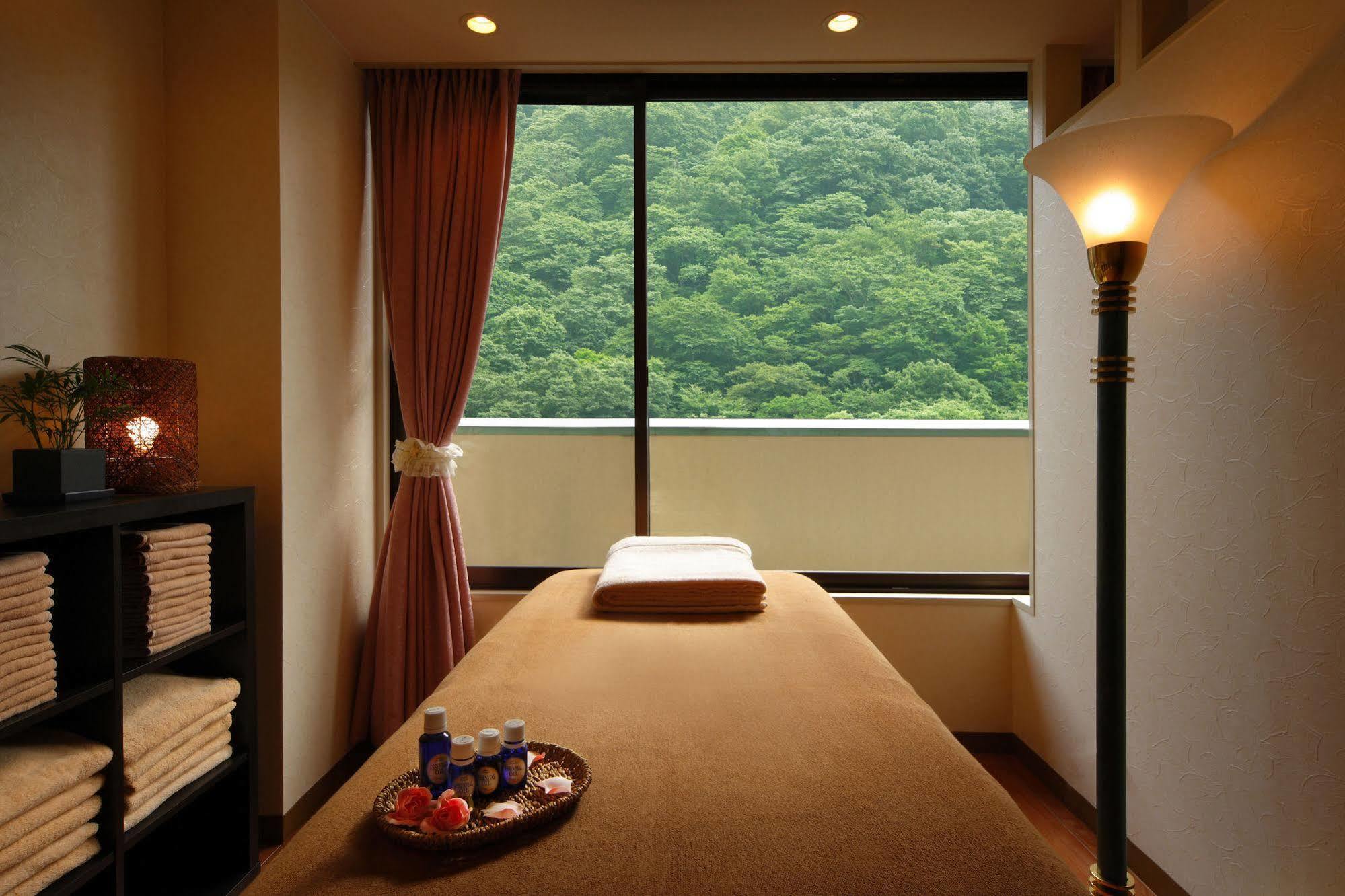Hotel Asaya Nikko Exteriér fotografie A treatment room at a spa